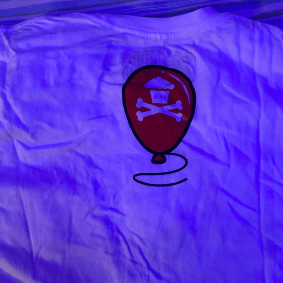 Johnny cupcakes pennywise t shirt - Picture 3 of 4